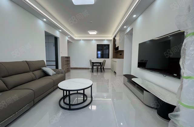 御龙天地4室2厅122㎡738万二手房图片