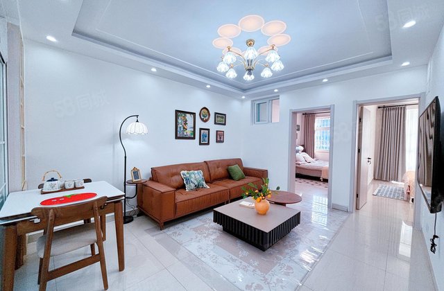 水岸新城，精装三室，带所有家具家电，急售