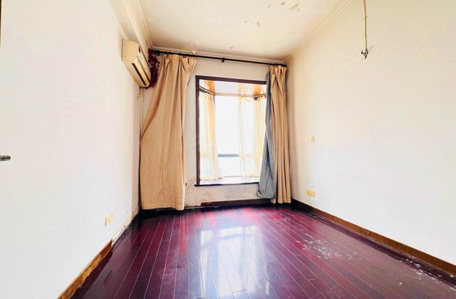 银仁大厦3室2厅147.35㎡286万二手房图片