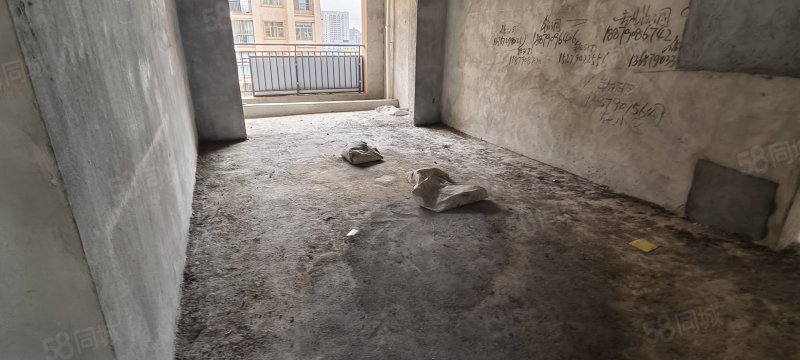立信帝景城3室2厅2卫125㎡南北48万