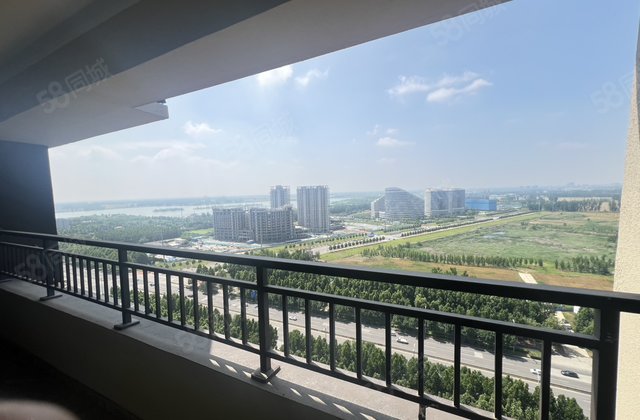 望岳湖对过湖语上院 边户中间楼层 新房未住，看房随时