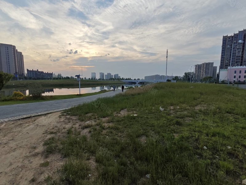 大东门商业城家属楼2室1厅1卫70㎡南北16万