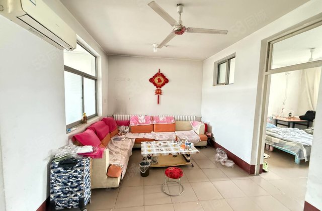 76.5万，一中一墙之隔，文轩，单位家属院，三室两厅停车方便