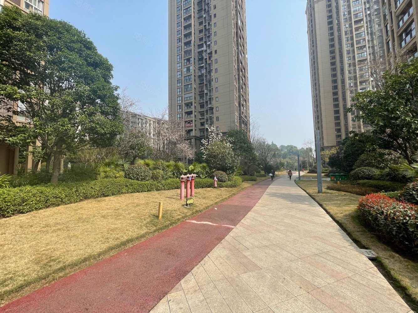 海成北滨上院3室2厅2卫106.44㎡南89万