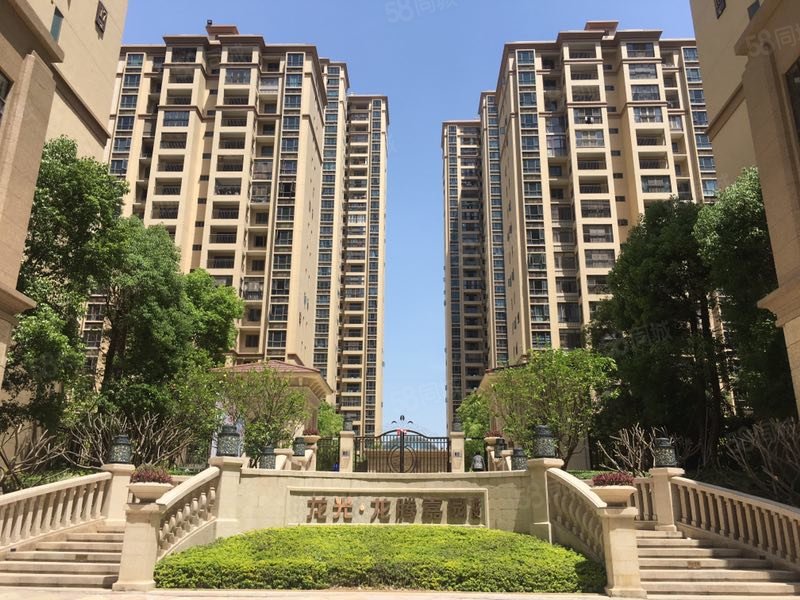 龙腾嘉园 高楼层视野好 双卫格局 板楼 满五   有电梯