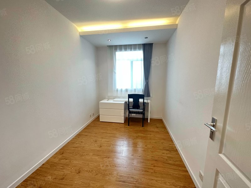 美丽华花园(公寓住宅)3室2厅2卫130.88㎡西南1100万