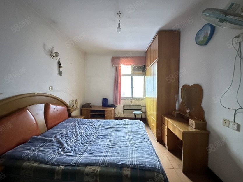 轮胎东村1室1厅1卫32㎡南8.5万