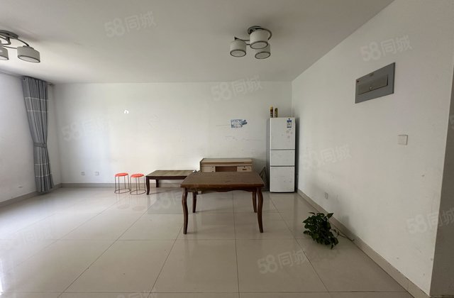 旅游度假区 商品住宅 小三房 南北通透 电梯房 双卫格局