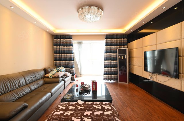 绿都塞纳春天3室2厅143.82㎡80万二手房图片