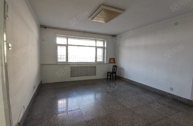 单价六千多 滨河实验南邻单位家属院 四室朝阳三阳台免大税带储