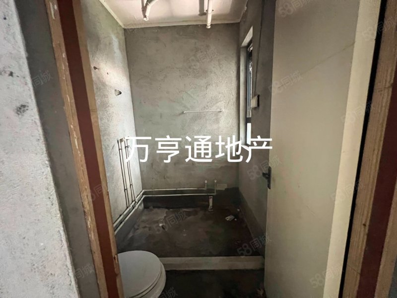 海悦馨苑3室2厅2卫130㎡南北190万