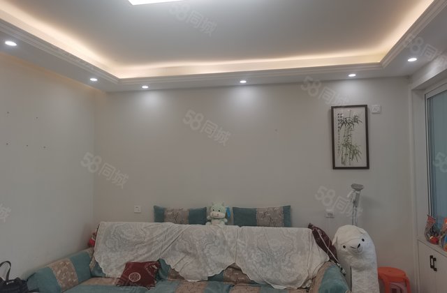 房东直卖，送地下室精装修，实验东昌三中外国语，靠近振华