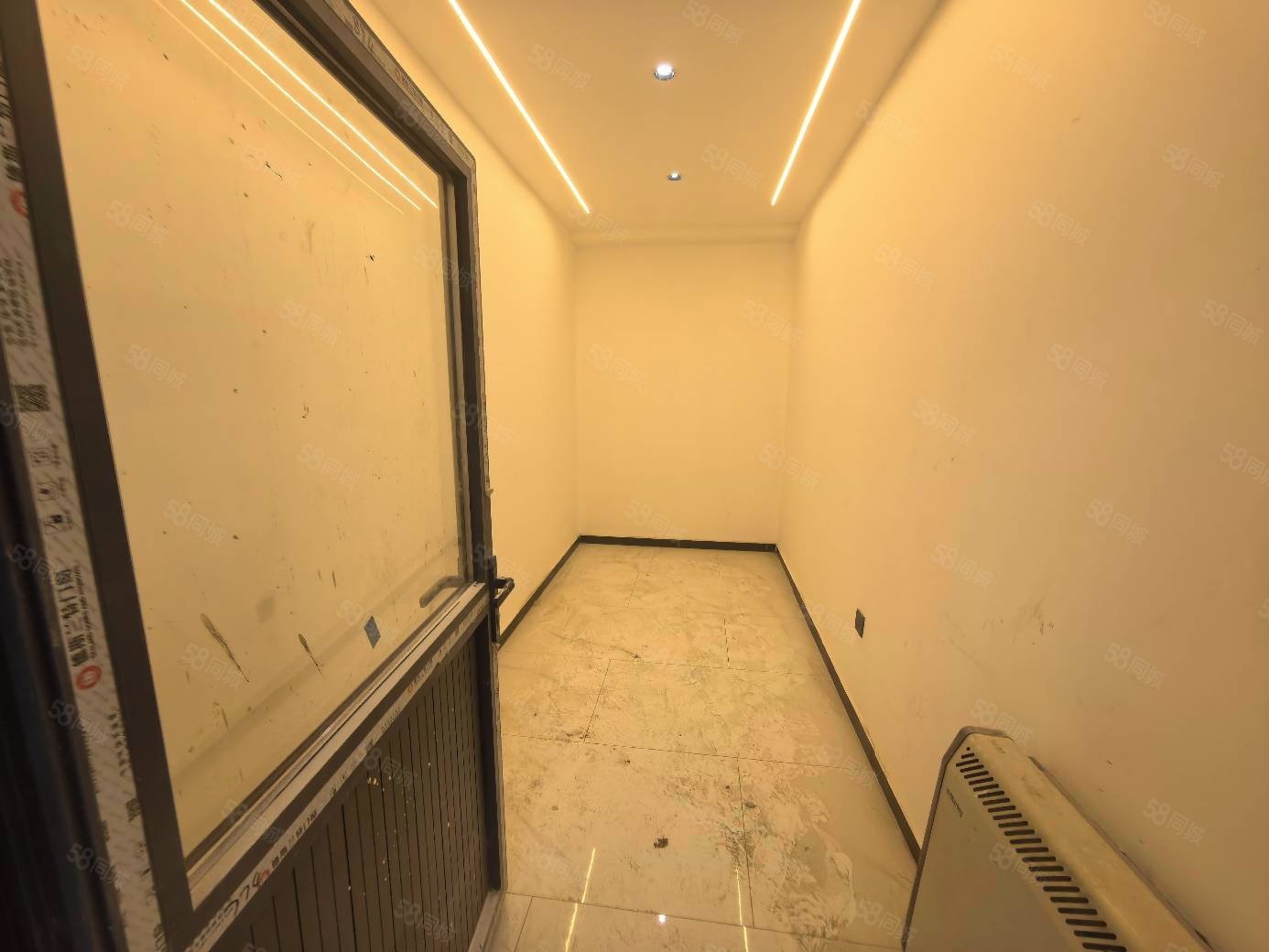 大格巷胡同小區(qū)1室1廳1衛(wèi)12.52㎡南255萬