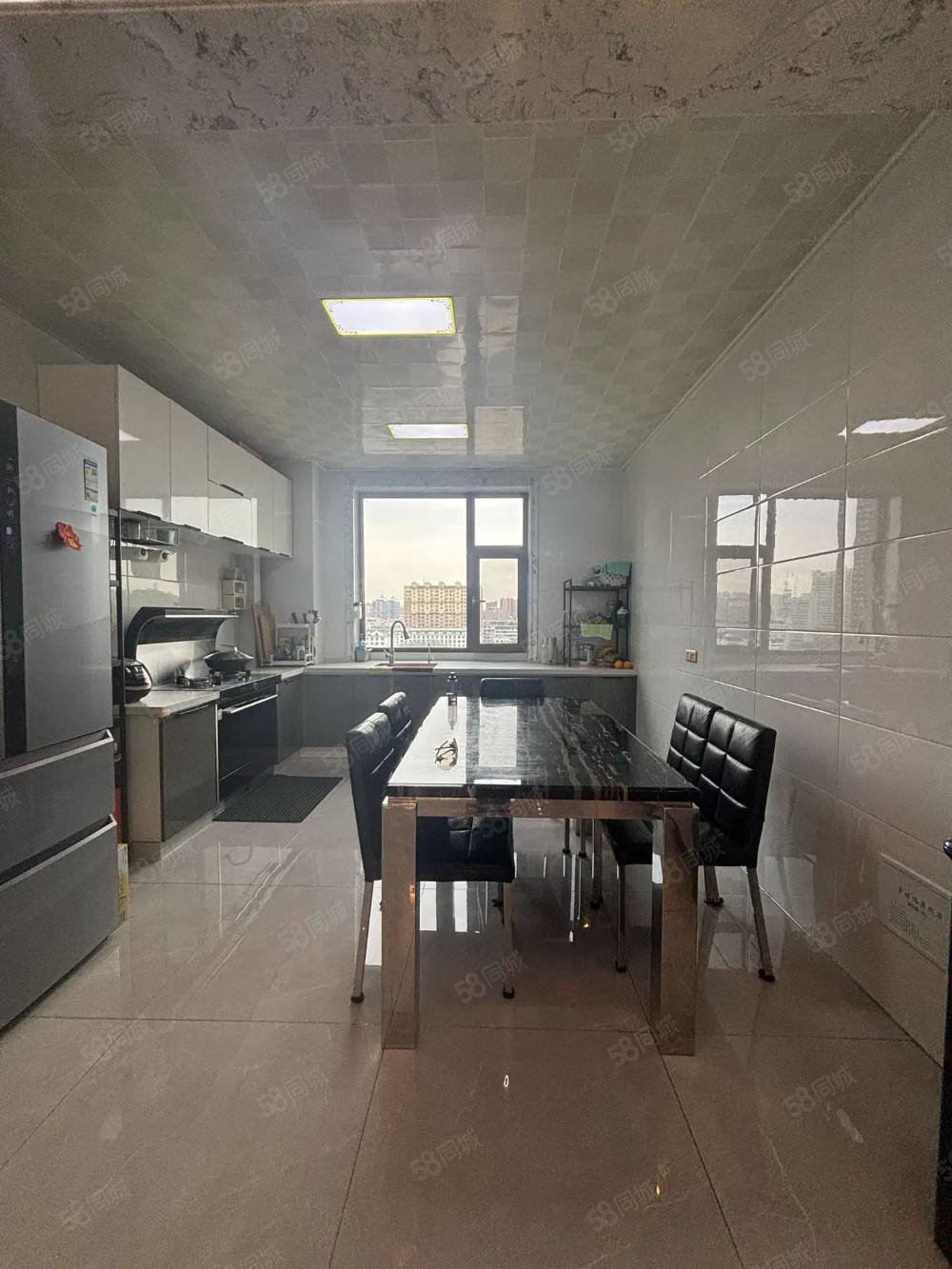 塞纳阳光3室2厅2卫136㎡南北76.5万