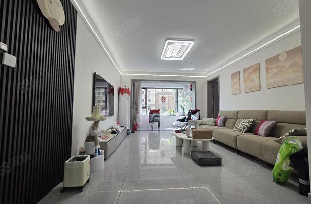 文轩实验旁 金裕新城精装婚房 双阳台 送储 一梯一户总17层