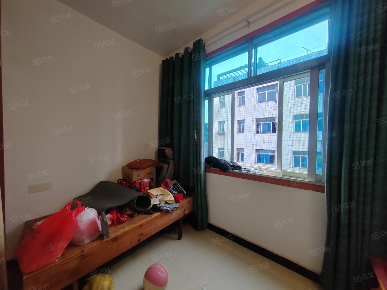 凤凰商贸小区4室2厅1卫85㎡南北30万