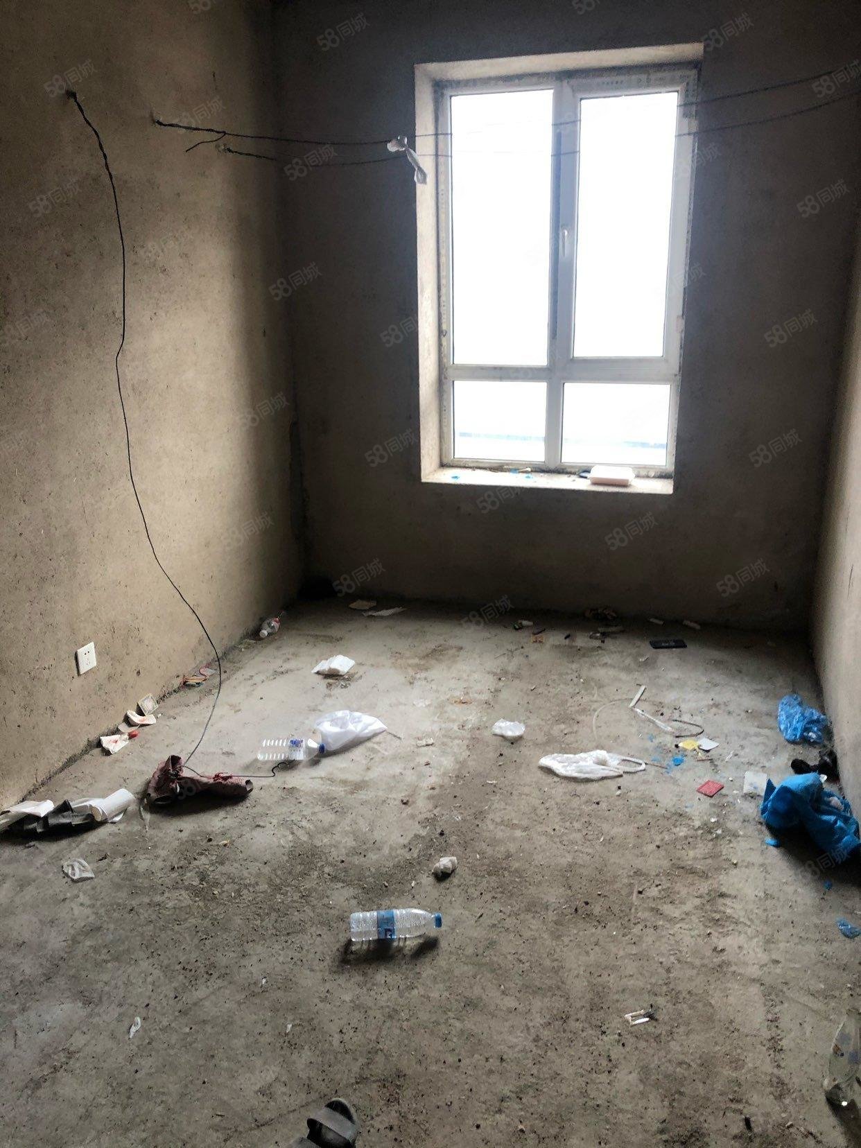 检察新村3室2厅2卫125㎡南31.5万