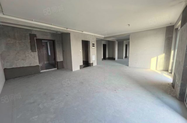 云晴苑3室2厅137㎡66万二手房图片