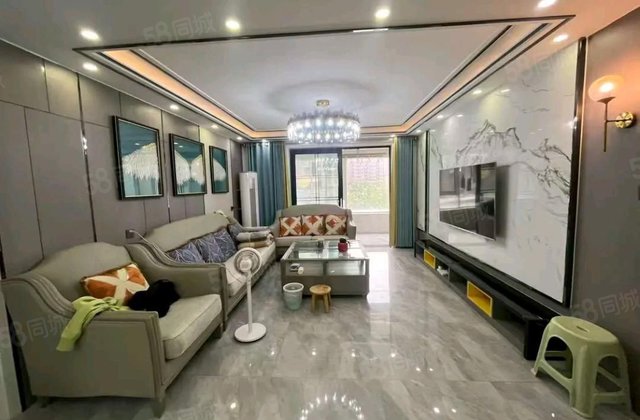 水岸花语急售送字母车位储送家具家电房东诚心出售