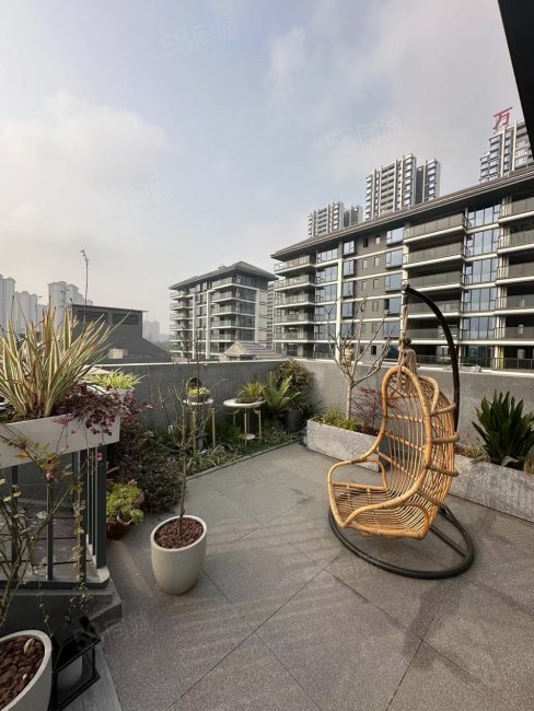 高品质小区万景峰汇叠拼3跃4带私家电梯入户带平台花园