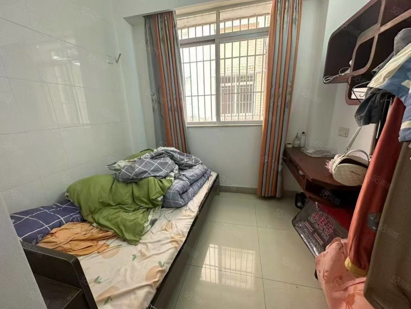 西荣路小区3室2厅2卫110.45㎡南北65万