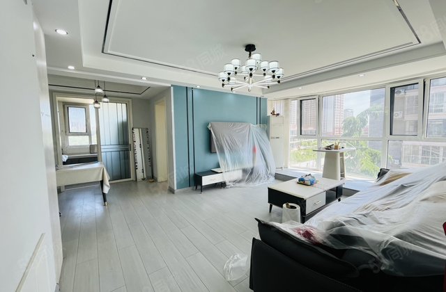 建设路 地暖 东边户精装三室 送40平车库