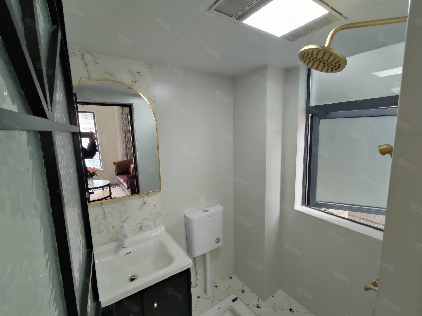 九州龙城1室1厅1卫45㎡南北36万