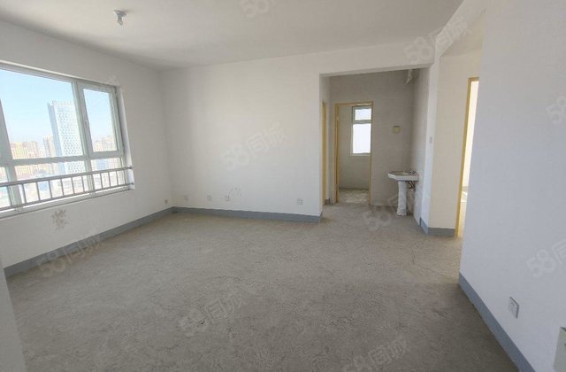 东昌路，御景王宅观景房东边户三室新房未住看房有钥匙。