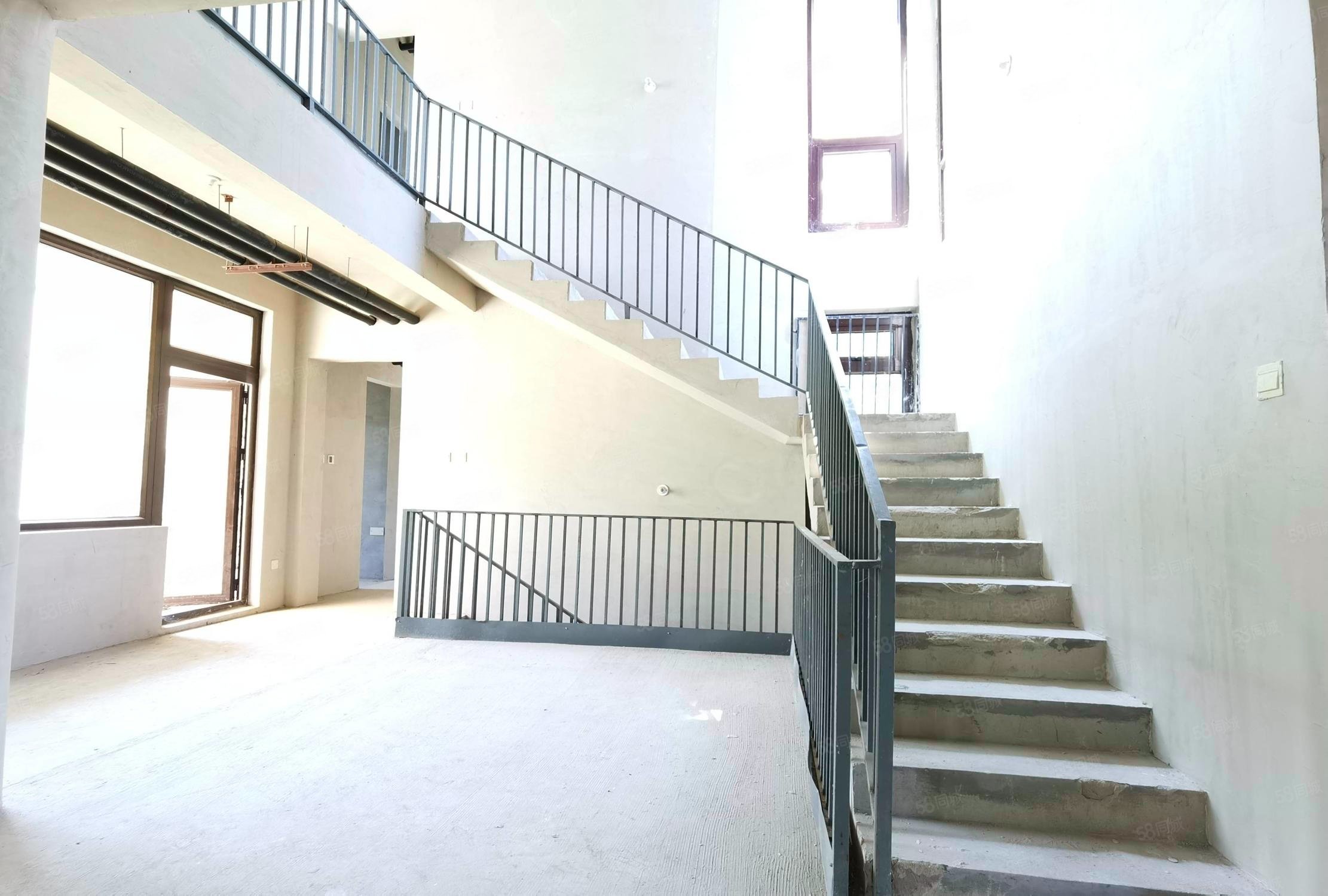 雁棲半島5室3廳4衛(wèi)428.06㎡南北3850萬