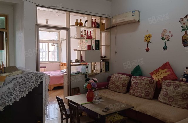 金城小区(南区) 香江保健院正规商品房 南北通透 刚需小三居