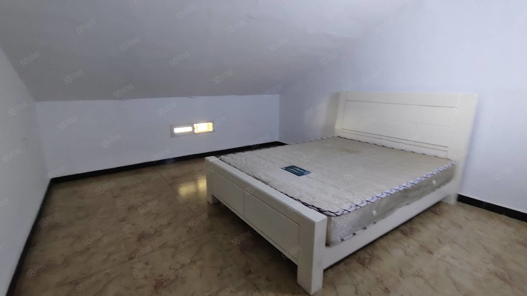 地中海风情7室2厅3卫102.3㎡南北60万