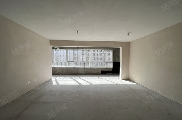 睿湖时代3室2厅155㎡135万二手房图片