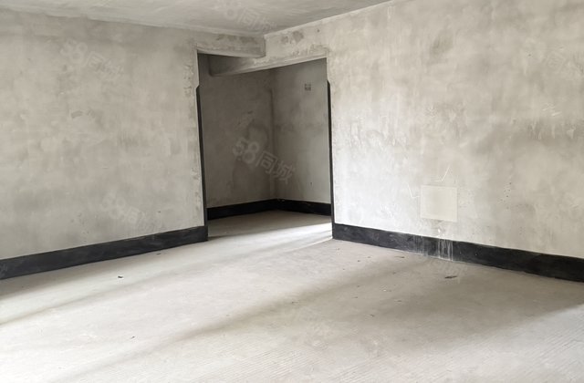 彰泰冠臻园4室2厅122㎡69.8万二手房图片