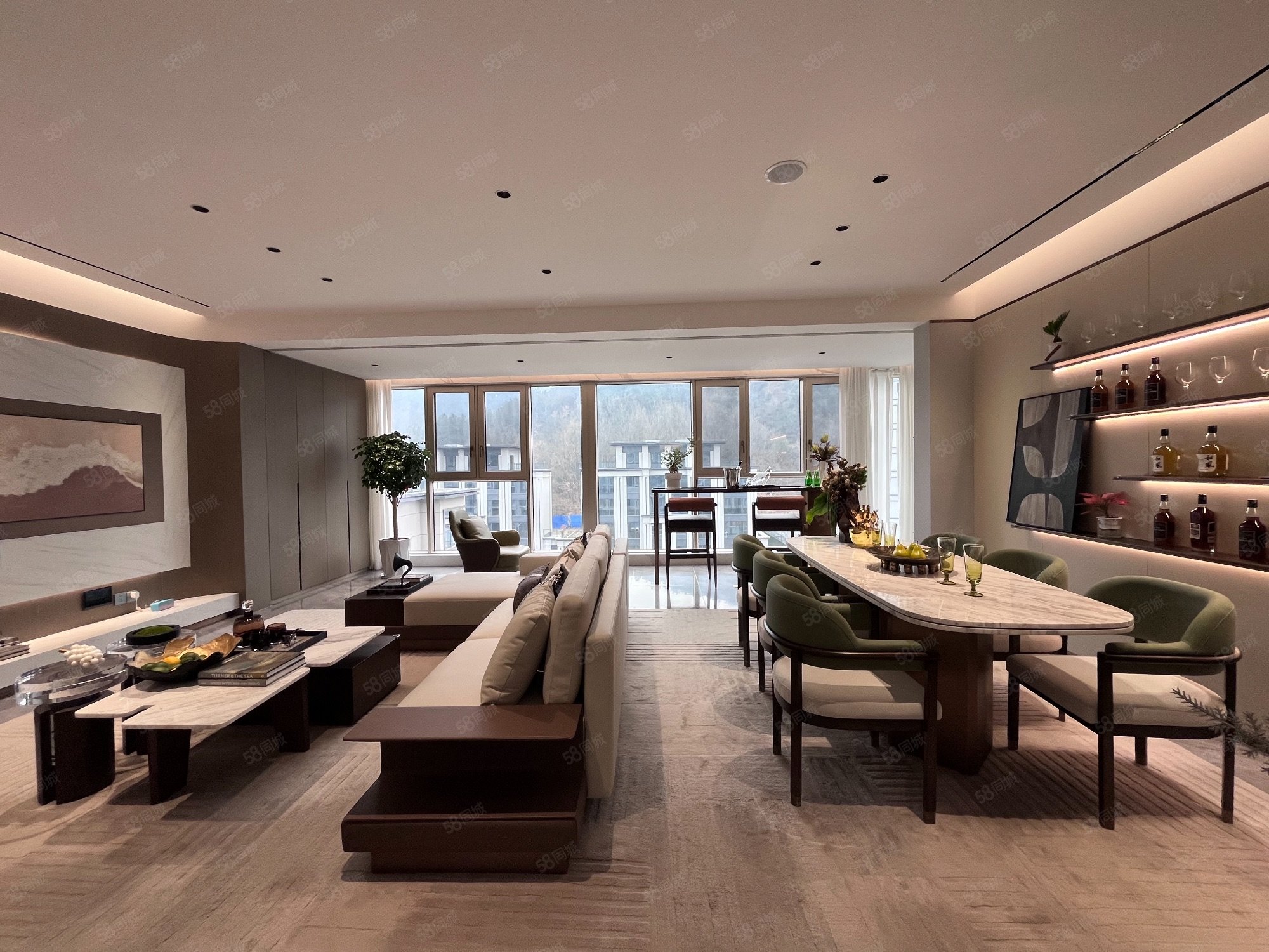 汉成世家5室3厅5卫178㎡南北125万