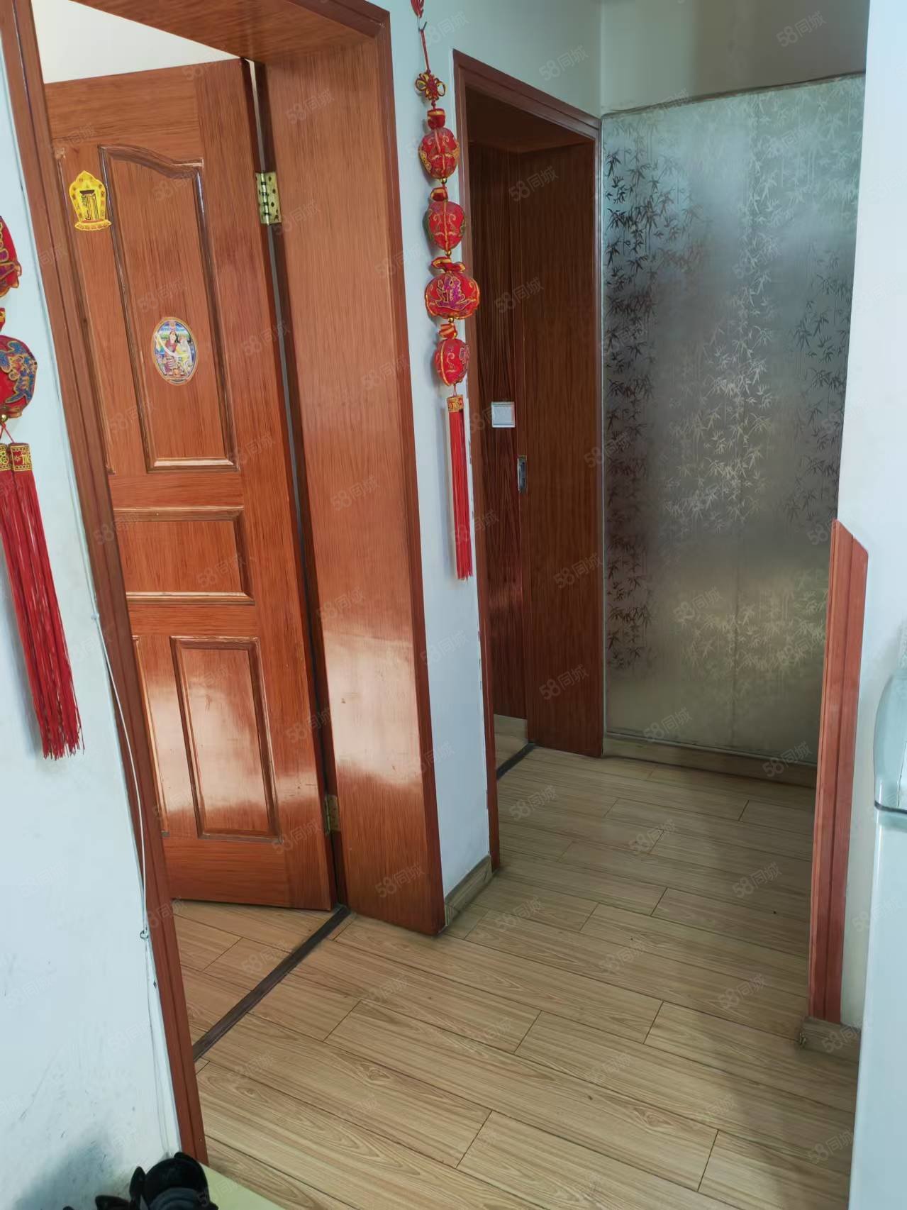 达萨街57号小区3室2厅1卫96.1㎡西南60万