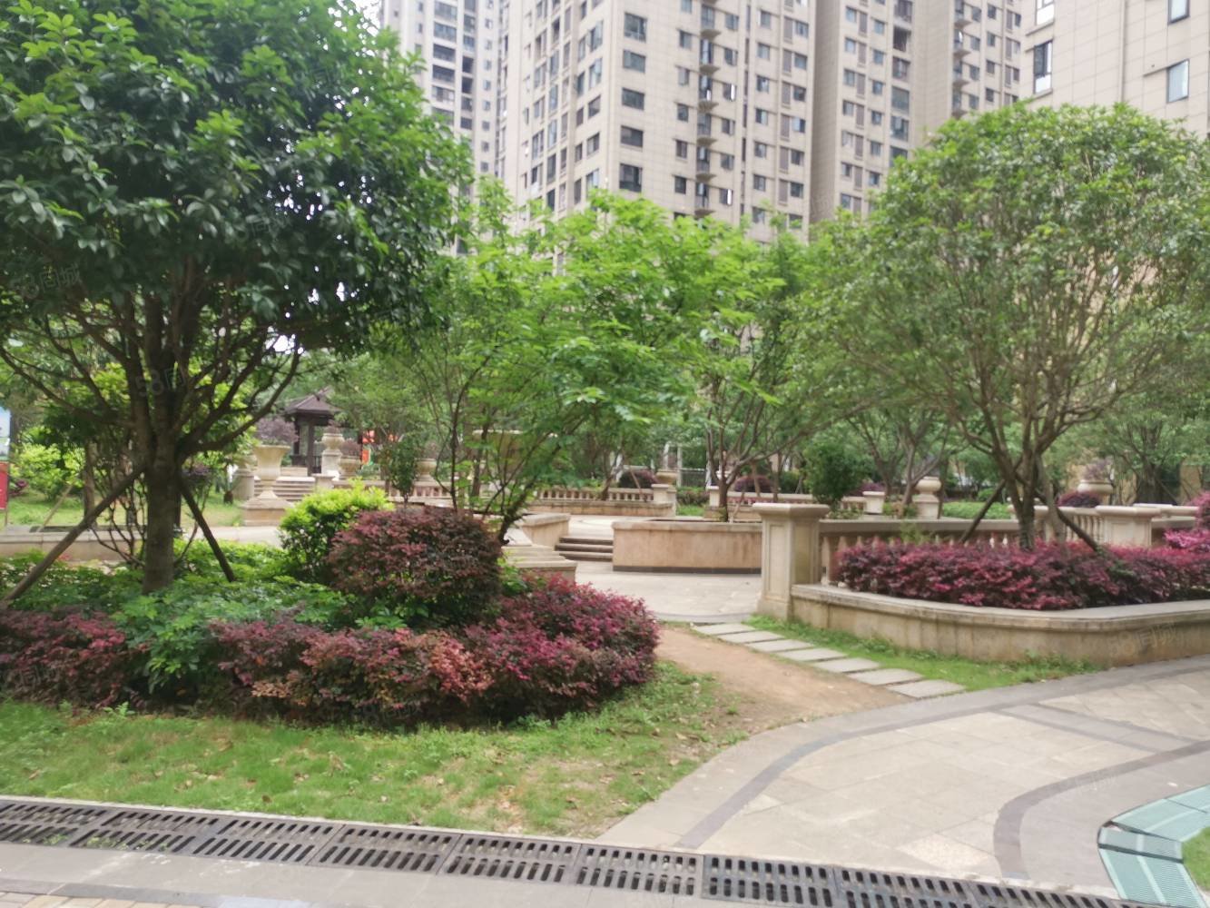 新贵华城三期3室2厅2卫130㎡南北116万