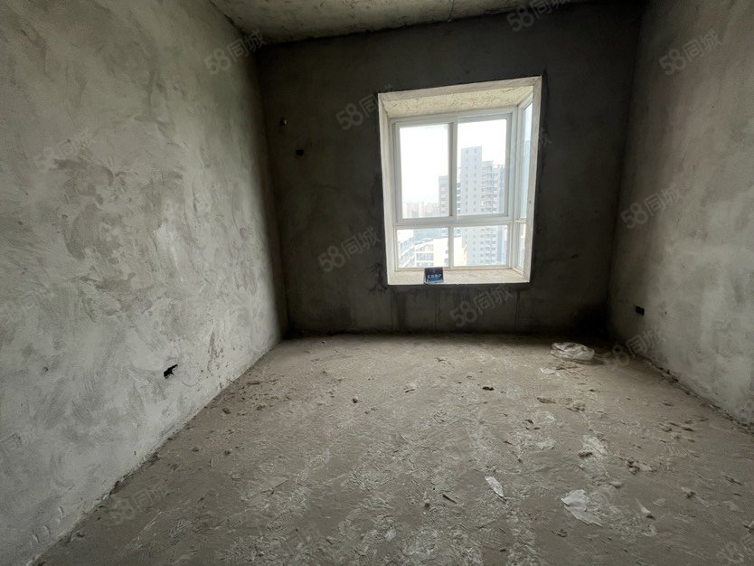 腾龙国际1室1厅1卫55㎡南北26万