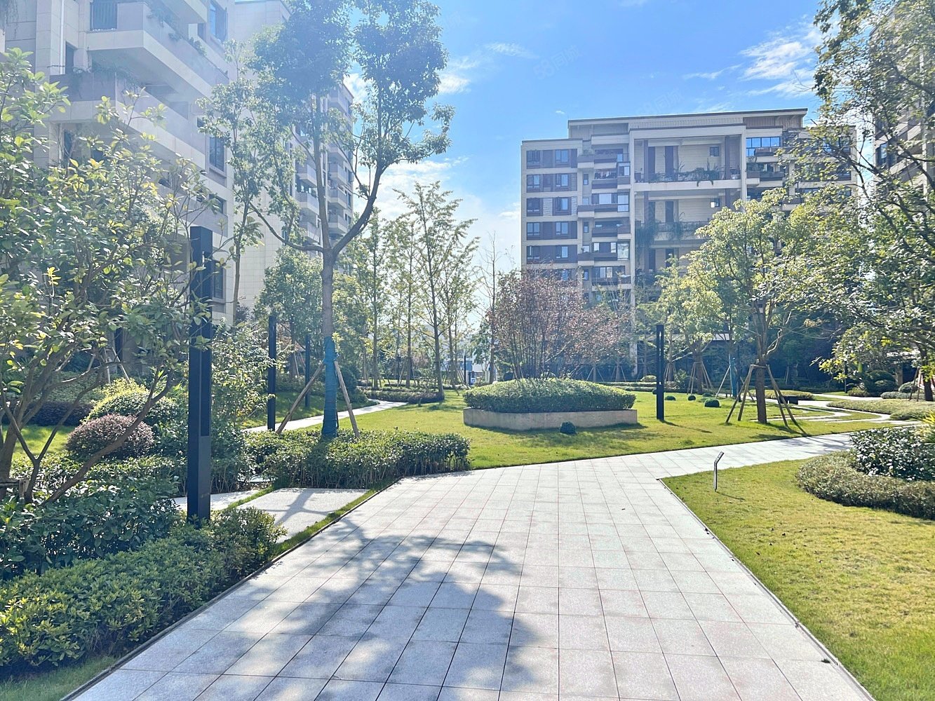 金融街两江融府(一期)4室2厅2卫138㎡南北160万