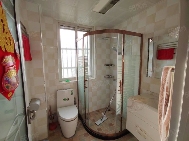 玖隆皇家花园3室2厅1卫104㎡南67万