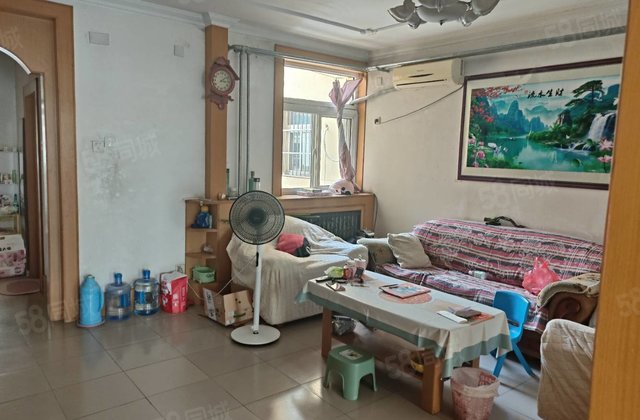 七中 馨苑小区 好楼层 两室两厅 免大税 送储藏室