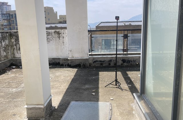 永鸿御景湾4室2厅170㎡84万二手房图片
