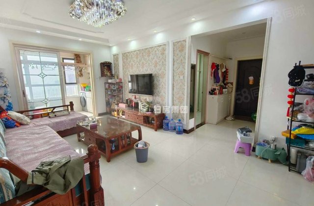 大润发 中央丽都 慧德 户型方正 带储藏室 免大税看房子方便