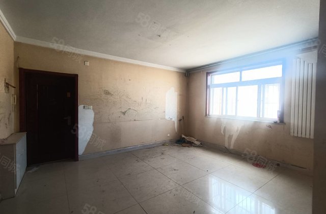 环城湖 三中领秀城 东昌总部 中间楼层标准三室 小区停车方便