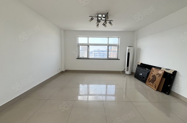 市中心 单价6000 三室两厅两卫 过户费低