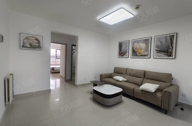 房东急售 香江万达 诚心出 精装修 送所有 免大税 保证真实