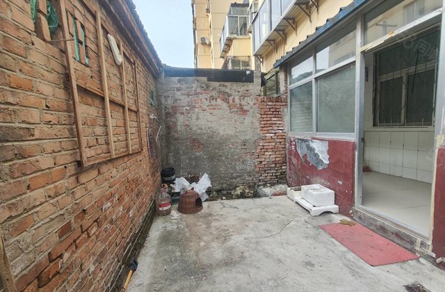 东昌中学一楼带院 育新街新区  家属院 河道工程 正泓新天地