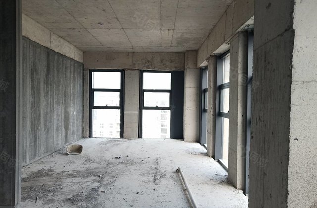 冠君2号公馆 精装修 家电齐全 电梯房 楼层好