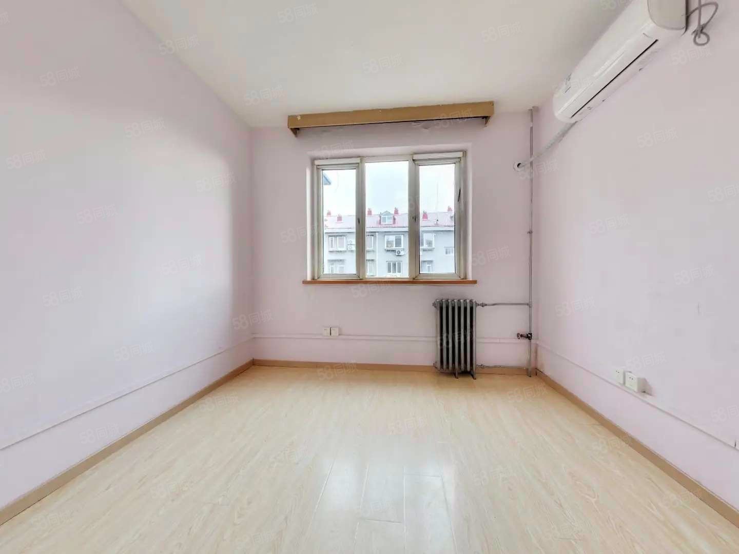 南沙灘和諧小區(qū)1室1廳1衛(wèi)37.33㎡南218萬