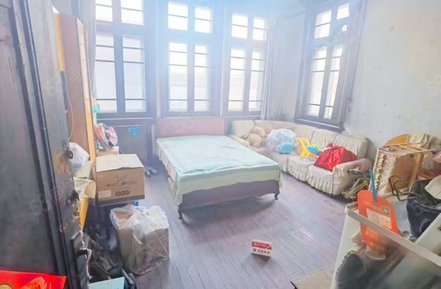 赤峰道小区(121-137号)1室1厅20㎡70万二手房图片