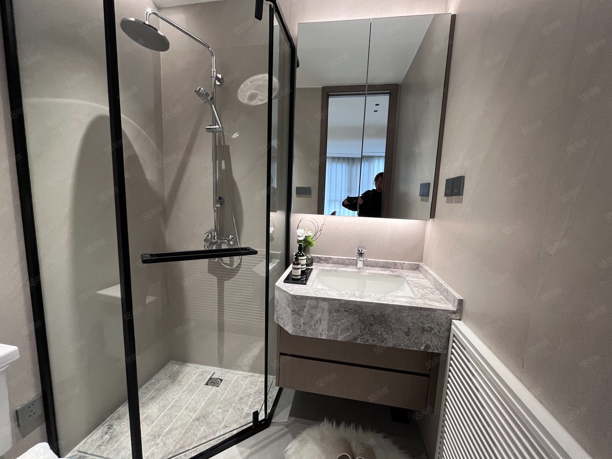 汉成世家5室3厅5卫178㎡南北125万